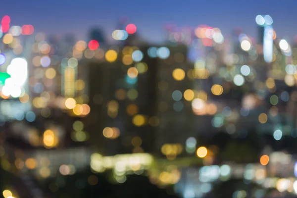 Абстрактный размытый боке городского света бизнес-парка ночью — стоковое фото