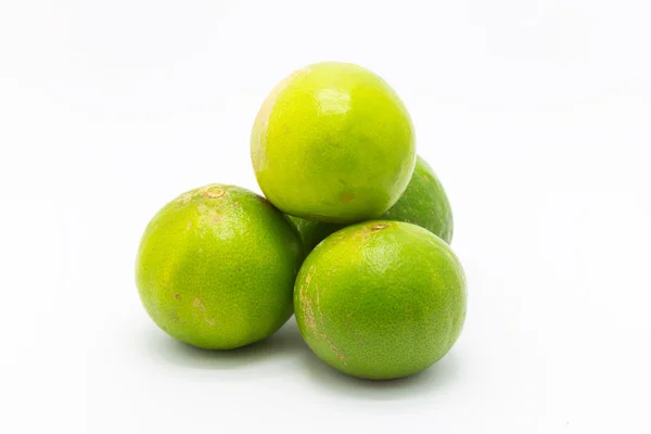 Färsk lime frukt på vit — Stockfoto