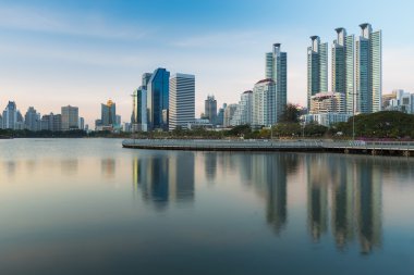 Güzellik Parkı içinde yansıma yapı şehir