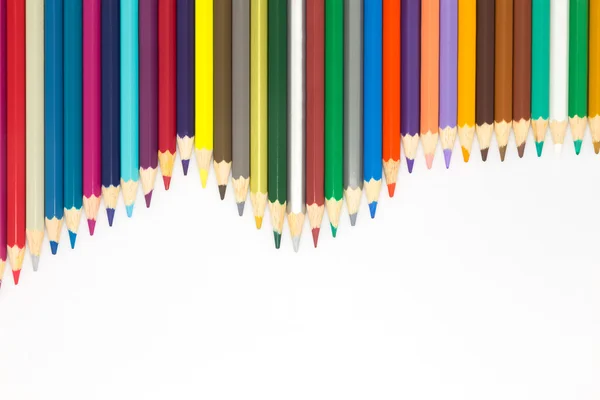 Patten de onda de lápiz de madera de múltiples colores sobre fondo blanco —  Fotos de Stock