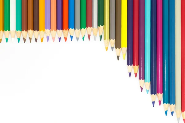 Conjunto de lápices de madera de colores mixtos sobre fondo blanco — Foto de Stock