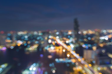 Soyut bulanık bokeh ışık şehir şehir merkezinde ile köprü çapraz nehir