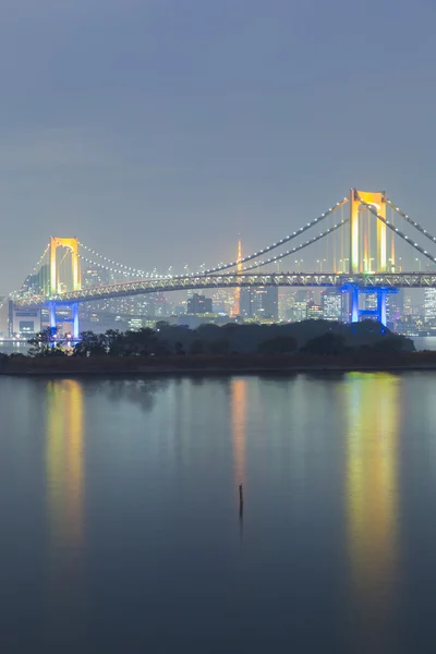 Odiaba Rainbow puente reflejo de agua —  Fotos de Stock