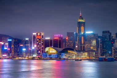 Hong kong şehir manzarası, gece boyunca Victoria bay