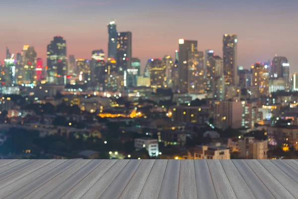 Vista nocturna de las luces borrosas de la ciudad — Foto de Stock