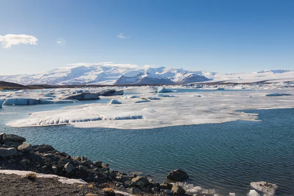 Lago de gelo sobre a lagoa Jokulsarlon — Fotografia de Stock