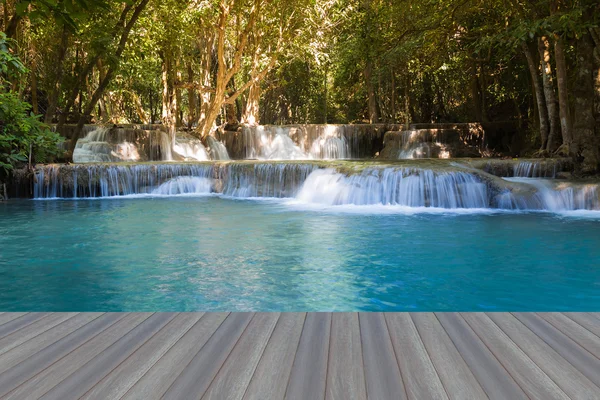 Cascadas de manantial de bosque profundo, parque nacional de Tailandia —  Fotos de Stock