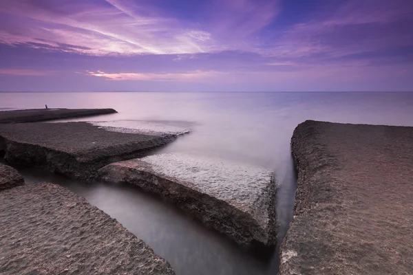 Rocks on the beach skyline — Stock Photo, Image