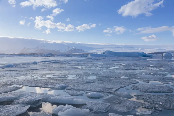 Ledová krajina laguny v zimní sezóně — Stock fotografie