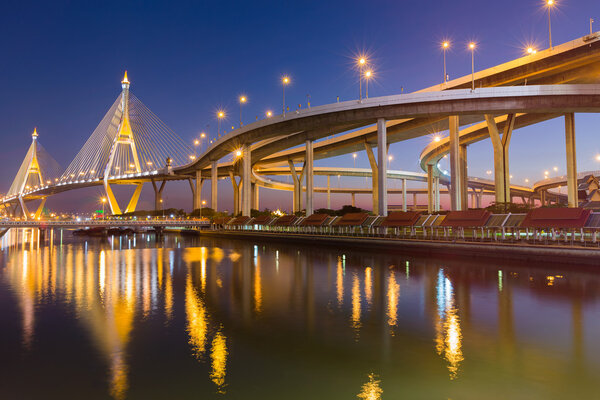 Suspension bridge with highway intersection