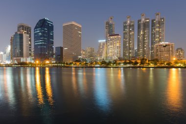 Office su açık ve yansıma görünümü oluşturma