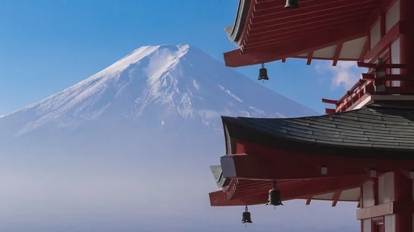 Mt. Fuji com Pagode Chureito vermelho — Fotografia de Stock