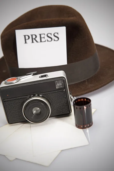 Retro camera & fedora hoed — Stockfoto