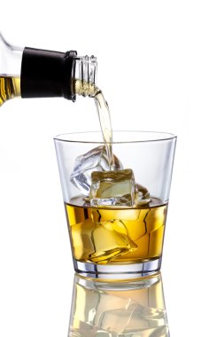 bir içki dökülen