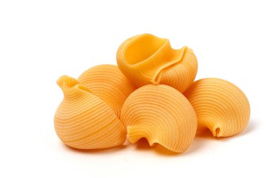 Büyük, çiğ makarna, beyaz arka planda, yatay, insan yok.,