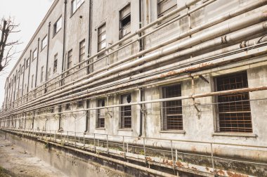 Eski fabrika ve borular