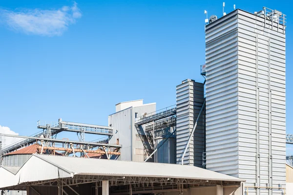 Instalación de almacenamiento cereales — Foto de Stock