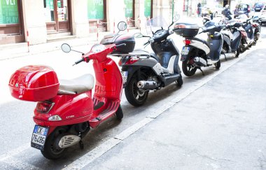 Motorlu scooter çok arkaya park ettim.