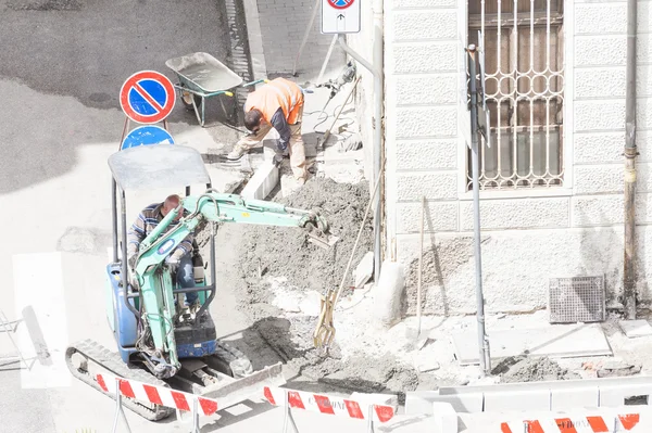 Kaldırım yapım aşamasında