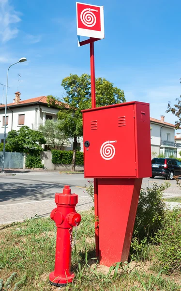 Idratante antincendio e contenitore per il tubo antincendio e il luogo di lavoro antincendio — Foto Stock