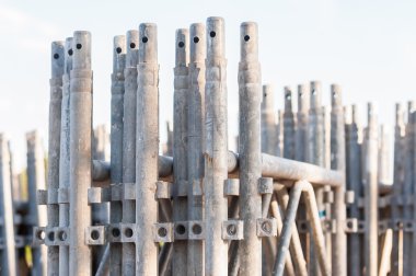 Yığın inşaat iskele elemanları