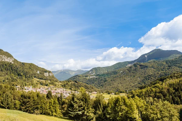 Berglandschap van de Alpen van friuli, Italië — Stockfoto