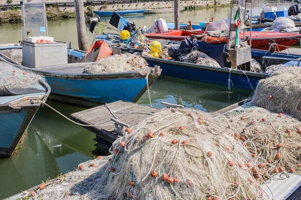 Filets de pêche sur le quai — Photo