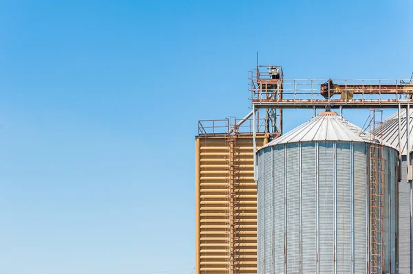 Instalação de armazenamento cereais e produção de bio gás — Fotografia de Stock