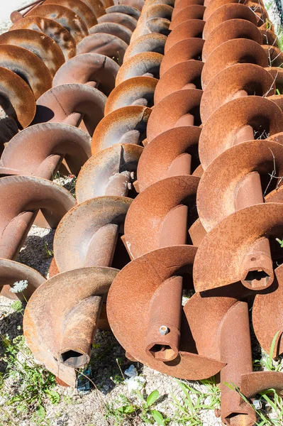 Barrenas para la colocación de tubos en el suelo —  Fotos de Stock