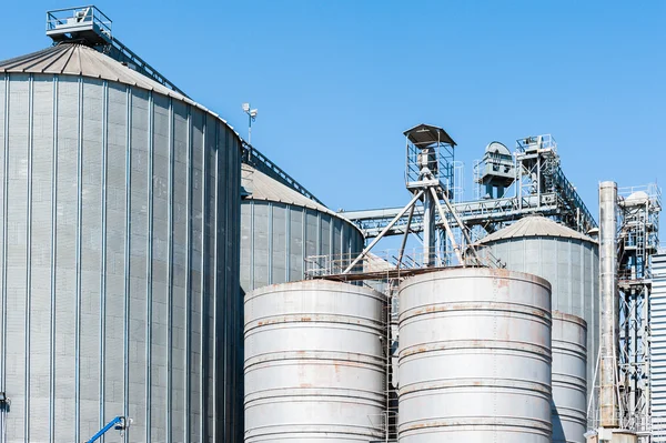 Silos de cereais — Fotografia de Stock