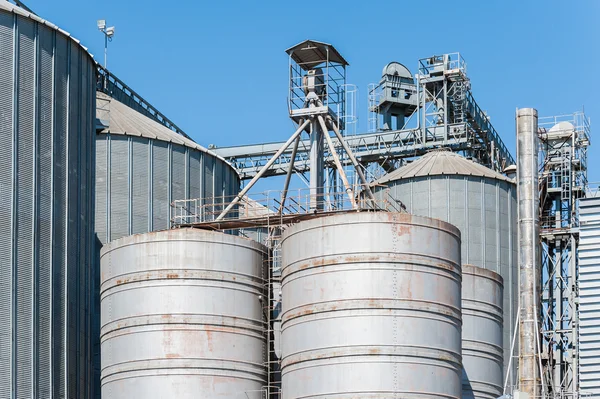 Silos de cereais — Fotografia de Stock