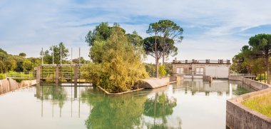 Nehir üzerinde kilit montajı