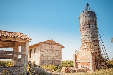 Eski terk edilmiş fırın