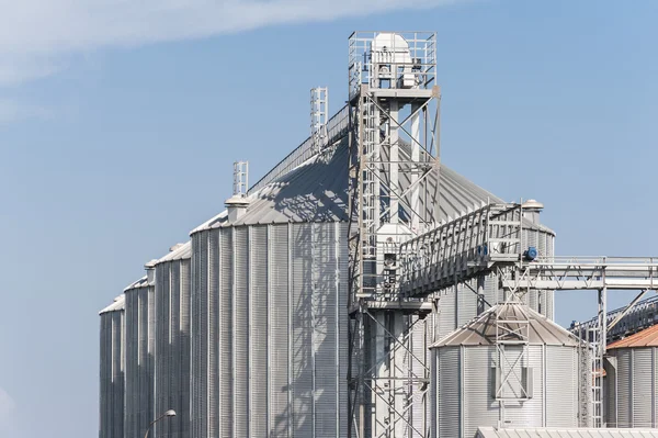 Fabriek voor het drogen en opslag van granen — Stockfoto