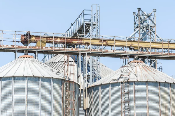 Instalação de armazenamento cereais e produção de bio gás — Fotografia de Stock