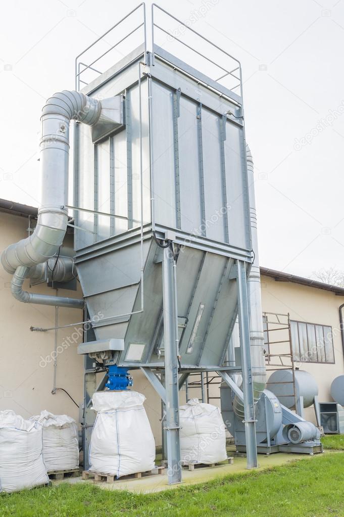 Industrial air filtration system