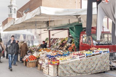 Yerel Pazar İtalya'nın Nord Est içinde açık