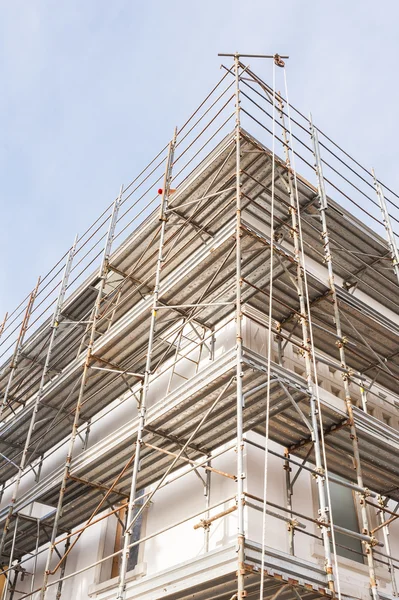 House and scaffold — Stock Photo, Image