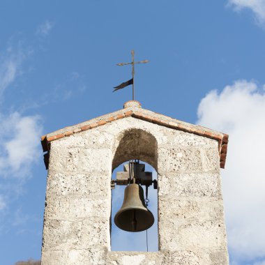 küçük çan kulesi