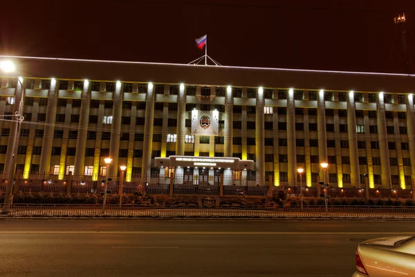 The building of Head department of the Ministry of Internal Affairs of the Russian Federation across the Nizhny Novgorod Region with decorative illumination — Stock Photo, Image