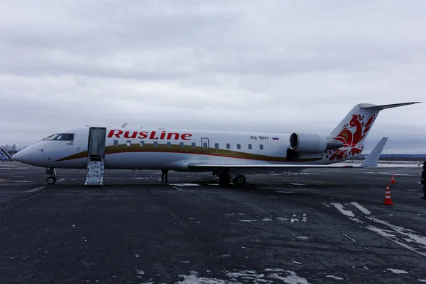 Nijniy Novgorod. Rusya. 26 Ocak 2015. Yolcu Bombardier Crj 100 uçağı Rusline havayolu şirketi