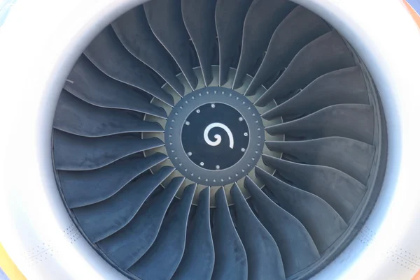 Uçak turbojet. Önden Görünüm. Yakın çekim.