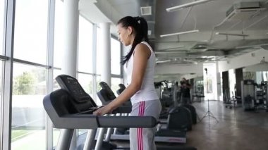Treademill üzerinde çalışan