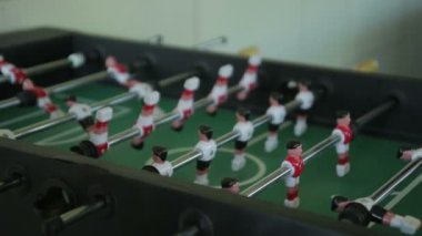 langırt oynuyor. steadicam atış