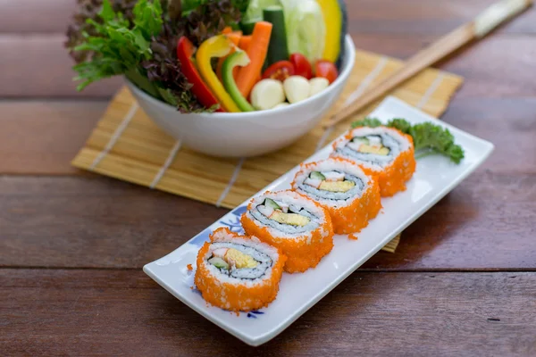 California roll suşi maki - Japon gıda - seçici odak noktası - Stok İmaj