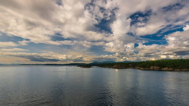 Britanya Kolumbiyası, Kanada kıyı şeridi ile güzel huzurlu doğa manzarası 