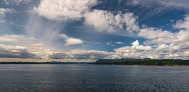 Britanya Kolumbiyası, Kanada kıyı şeridi ile güzel huzurlu doğa manzarası 