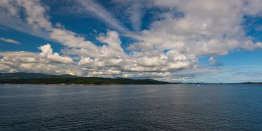 Britanya Kolumbiyası, Kanada kıyı şeridi ile güzel huzurlu doğa manzarası 
