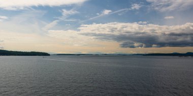 Britanya Kolumbiyası, Kanada kıyı şeridi ile güzel huzurlu doğa manzarası 