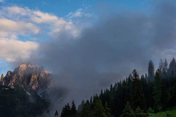 Hermoso Paisaje Escénico Los Alpes Passo San Pellegrino Norte Italia —  Fotos de Stock